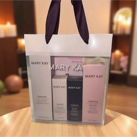Mary Kay Satin Hands Trio with Green and White Packaging